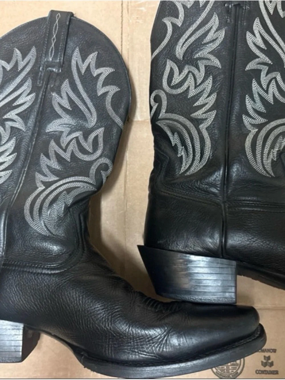 Ariat Black Leather Western Boots with Gray Embroidery